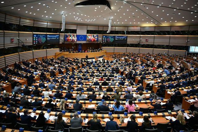 Parlamentul European dă undă verde, cu anumite condiții, acordului comercial UE-SUA