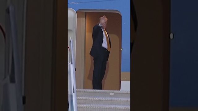 Donald Trump, scos din Turcia într-un avion militar, ascuns într-un cărucior de catering din cauza unei amenințări iraniene