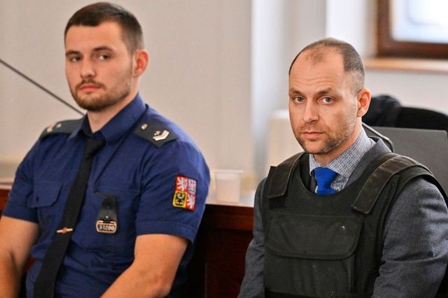 Za vraždu, pokus o vraždu a znásilnění dostal lékař 28 let vězení