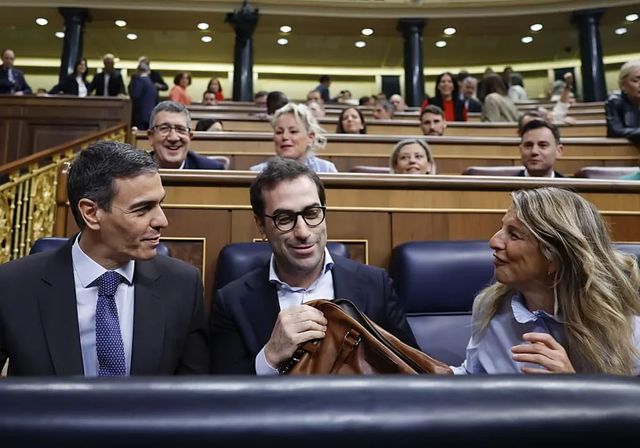 Cuerpo se estrena en el Congreso como vicepresidente con una «cálida bienvenida» del PP