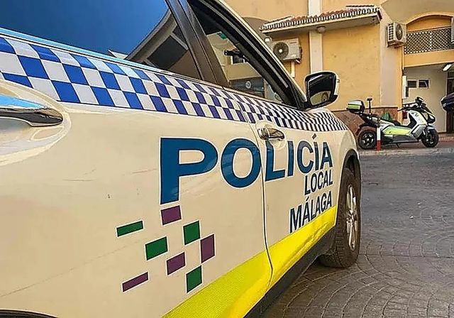 Aprovecha una detención por violencia de género para robar material del coche patrulla