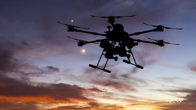 Belgia lansează o anchetă după ce 15 drone au survolat o bază militară