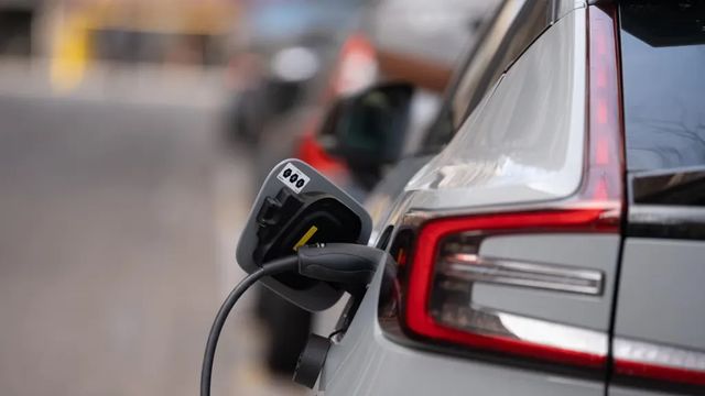 Las marcas alertan: se están cancelando pedidos por la falta de ayudas a la compra de eléctricos