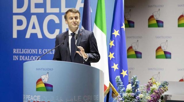 Macron: “Pace è possibile, è quella che decideranno gli ucraini”