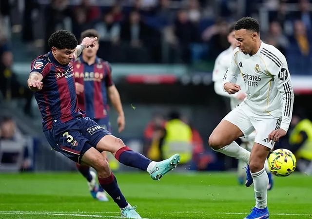 Directo | Asencio dobla la renta del Madrid ante el Levante y calma el Bernabéu