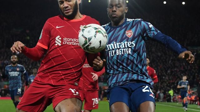 Soccer-Liverpool Held Goalless By 10-man Arsenal In League Cup Semi-final