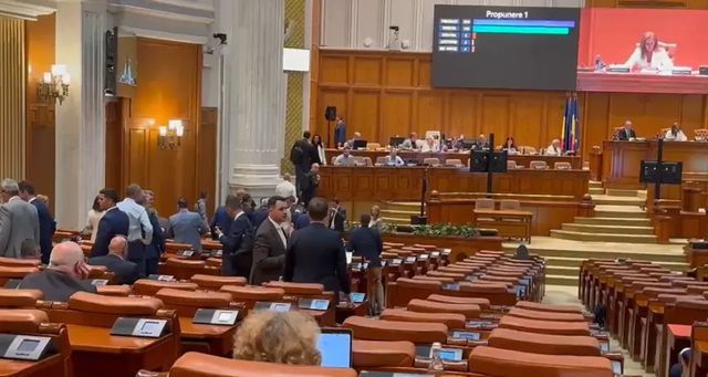 Scandal în Parlament la prima ședință de plen. PNL și USR acuză PSD că își face majoritate cu AUR pentru Guvernul Grindeanu