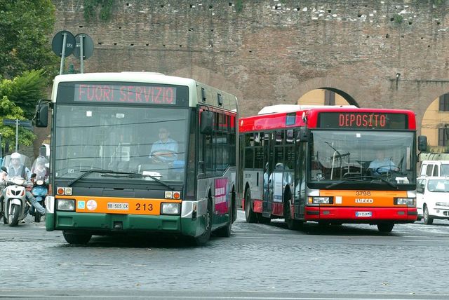 Sciopero venerdì 8 novembre 2024, trasporto a rischio senza fasce garantite: orari di bus, metro e tram