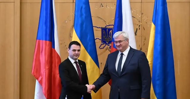 Dokud válka trvá, není důvod změkčovat protiruské sankce, míní Macinka