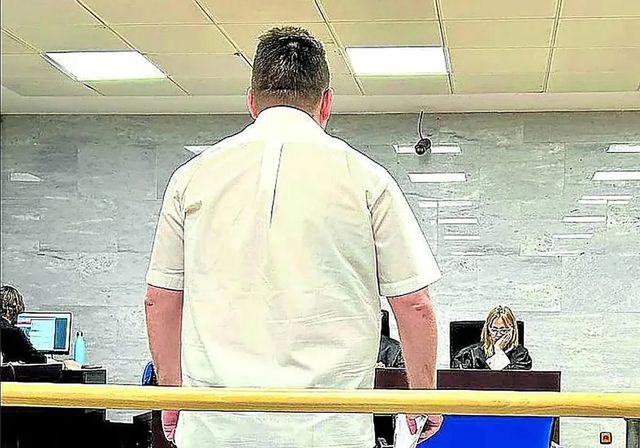 Un condenado por intentar matar a su pareja cambia de género y pide ir al módulo de mujeres en Zaballa