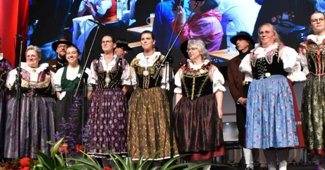 Na zastupitelstvo Brna dorazili odpůrci i podporovatelé sjezdu sudetských Němců