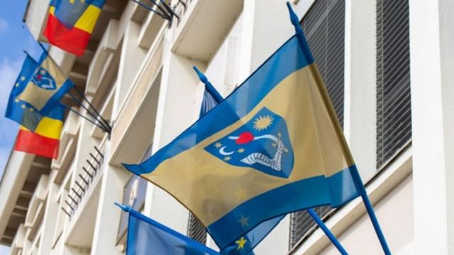 Decizia Curții Supreme: Steagul secuiesc nu poate fi drapelul oficial al orașului Sfântu Gheorghe