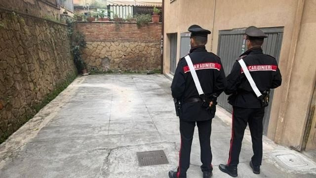 Giovane precipita da un b&b a Roma, arrestato un 25enne per omicidio