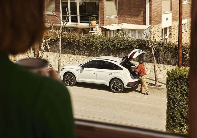 Coche de alquiler, dejar atrás el calor y destino al norte: Cómo viajan los españoles