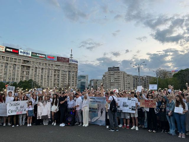 Protest în Vama Veche pentru Sebi și Roberta, tinerii uciși de Vlad Pascu