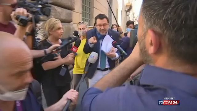 Polemica a Carpi per il libro di testo contro Salvini