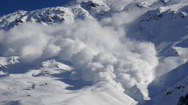 Salvamont: risc mare de avalanșe spontane în Munții Făgăraș