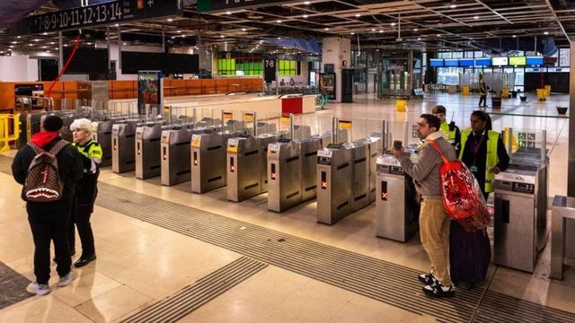 La Generalitat abre un expediente a Renfe por dejar a Catalunya sin trenes por segundo día