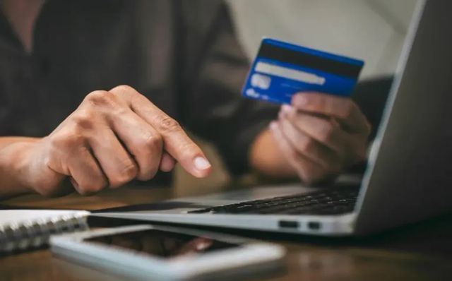 25 de cazuri de fraudă telefonică, înregistrate în 24 de ore. Prejudiciul depășește 2 milioane de lei