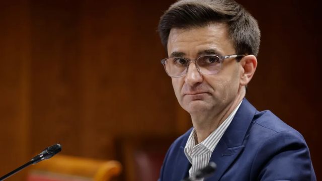 RTVE pide disculpas a la madre de Fabián Ruiz por haberla subtitulado en un documental sobre la selección