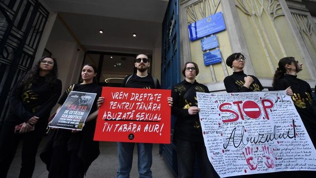 Trei bărbați au fost trimiși în judecată pentru violul de la școala de vară AUR din 2023