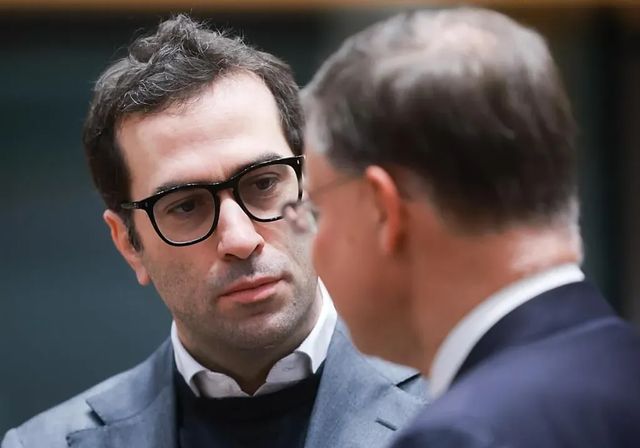 Trump se reúne con Zelenski en Davos para convencerle de una paz con Rusia