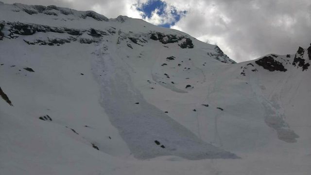 Avalanșă la Bâlea Lac unde este risc însemnat de producere a unor noi avalanșe