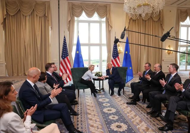 Bruselas, «sorprendida» por las críticas, reivindica el acuerdo con Trump como un mal menor