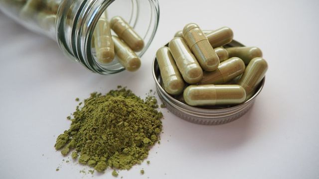 Kratom bude smět od středy prodávat 17 kamenných obchodů v Česku
