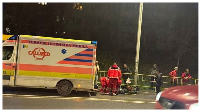 O femeie a ajuns la spital, după ce a fost lovită în plin de un Nissan, pe o trecere de pietoni, la Vatra