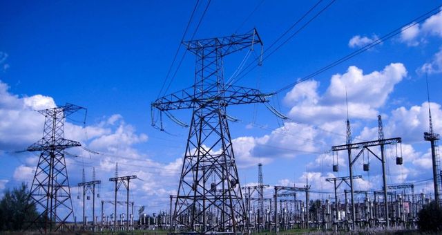 Pentru prima dată, Energocom cumpără energie electrică de pe Bursa Română de Mărfuri