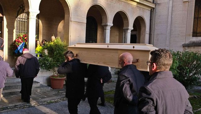 Il dolore dei genitori di Emanuele Galeppini:“Sul corpo niente ustioni, vogliamo la verità”