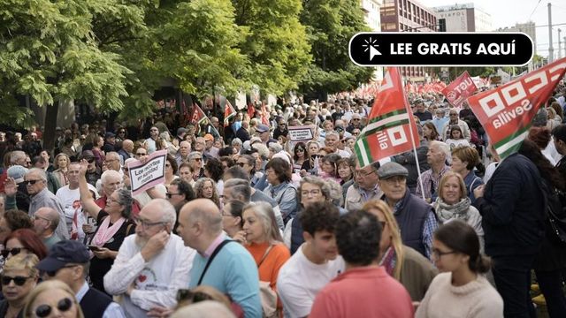 Miles de personas salen a la calle en Andalucía en defensa de la sanidad pública