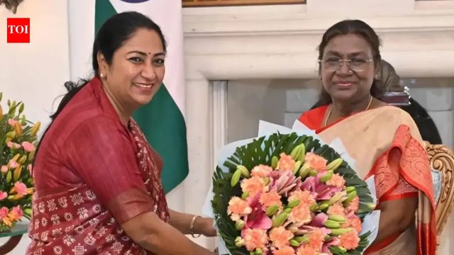 Pink smart cards for women to be launched in Delhi on Monday