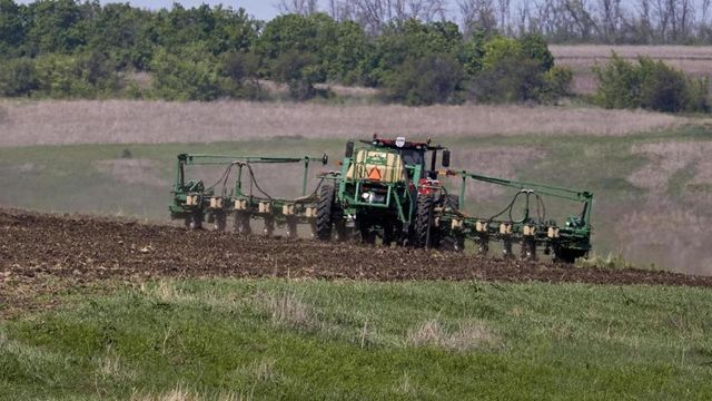 18enne al lavoro muore schiacciato da un mezzo agricolo