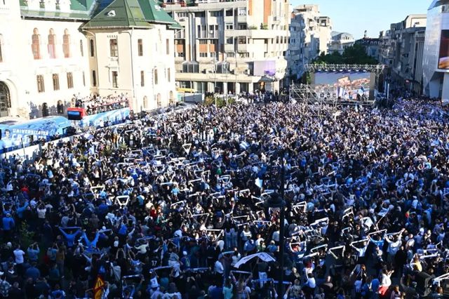 Craiova a sărbătorit toată noaptea, după ce titlul a revenit în Bănie după 35 de ani