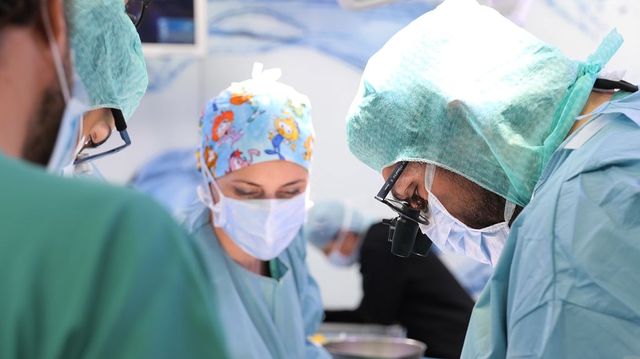 Cuore nuovo a Natale, doppio trapianto al Bambino Gesù per due piccoli di 6 e 8 anni