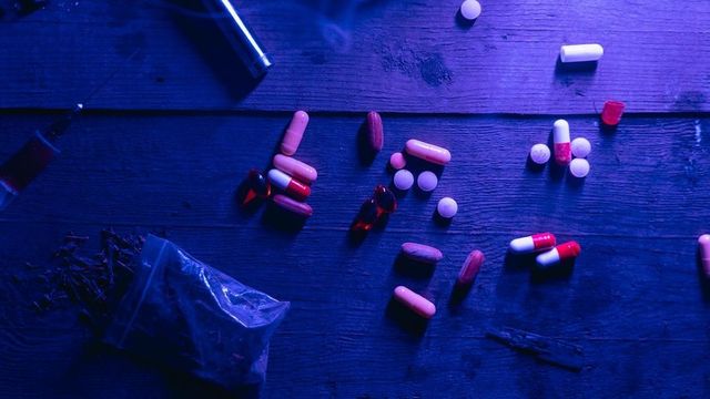 Substanțe psihoactive vândute ca suplimente de slăbire la Chișinău. Un bărbat, reținut