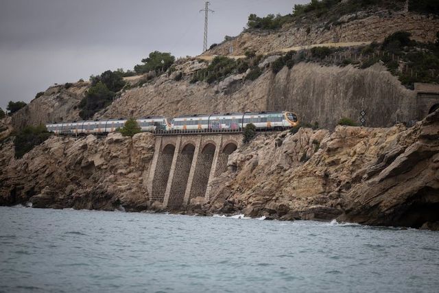 El Govern prorroga la gratuidad de Rodalies ante la imposibilidad de restablecer el servicio al 100%