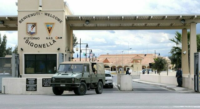 Iran, Crosetto nega la base di Sigonella ai bombardieri Usa
