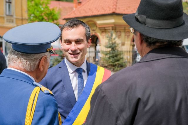 Percheziții la Primăria Brașov, într-un dosar de corupție