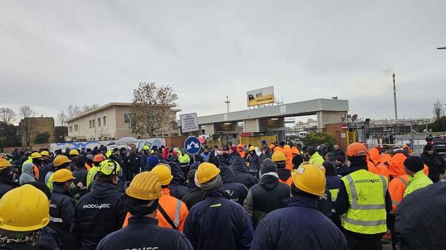 A Calenzano sciopero e assemblea a raffineria Eni Livorno