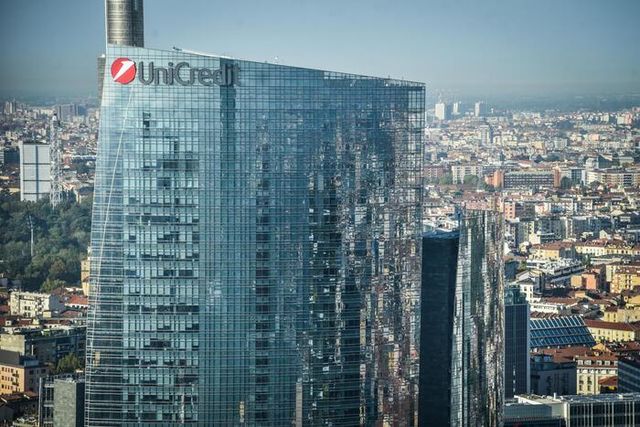 Fitch alza a positive le prospettive sul rating di Cdp