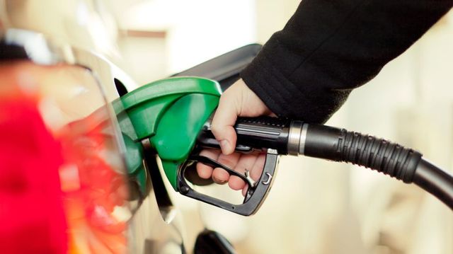 Carburanții continuă să se ieftinească