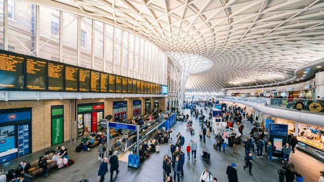 Vacanțe de coșmar. Lipsa de combustibil ar putea duce la anularea unor zboruri în vară