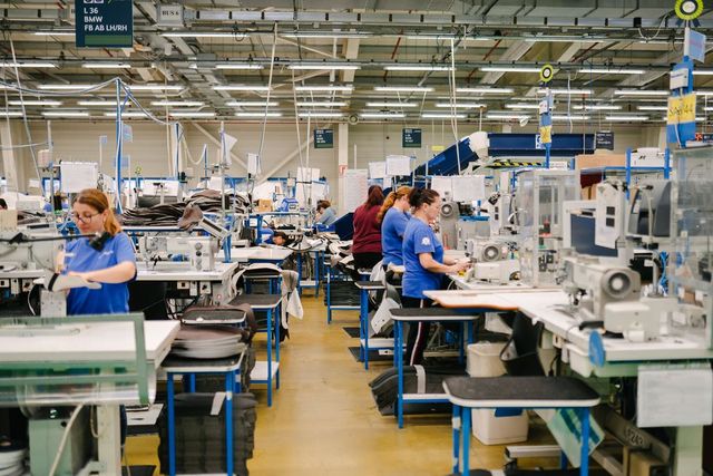 Fabrica auto din România se închide: 1000 de persoane își pierd locul de muncă