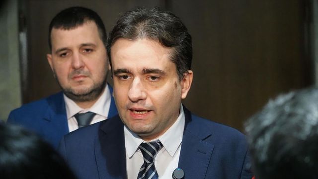 ДБ искат оставката на съпругата на Деньо Денев, която оглавява ВиК Холдинга