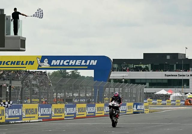 Izan Guevara lidera el triplete español de Moto2