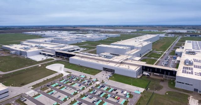 Kisebb tűz volt a BMW debreceni autógyárának területén