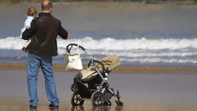 Las familias monoparentales pueden coger 26 semanas de permiso paternal